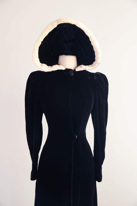 Old Hollywood 1930's Black Velvet Hooded Evening Coat With Ermine Trim / Small