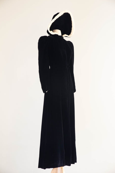 Old Hollywood 1930's Black Velvet Hooded Evening Coat With Ermine Trim / Small