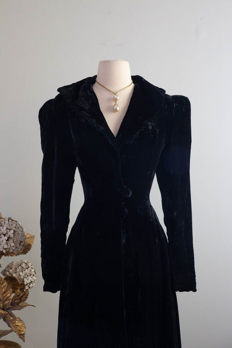 Dramatic 1930's Silk Velvet Full Length Evening Coat With Ivory Lining / Medium