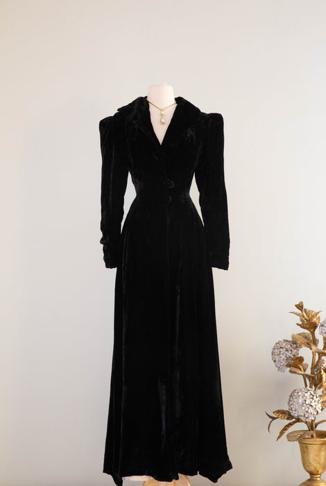 Dramatic 1930's Silk Velvet Full Length Evening Coat With Ivory Lining / Medium