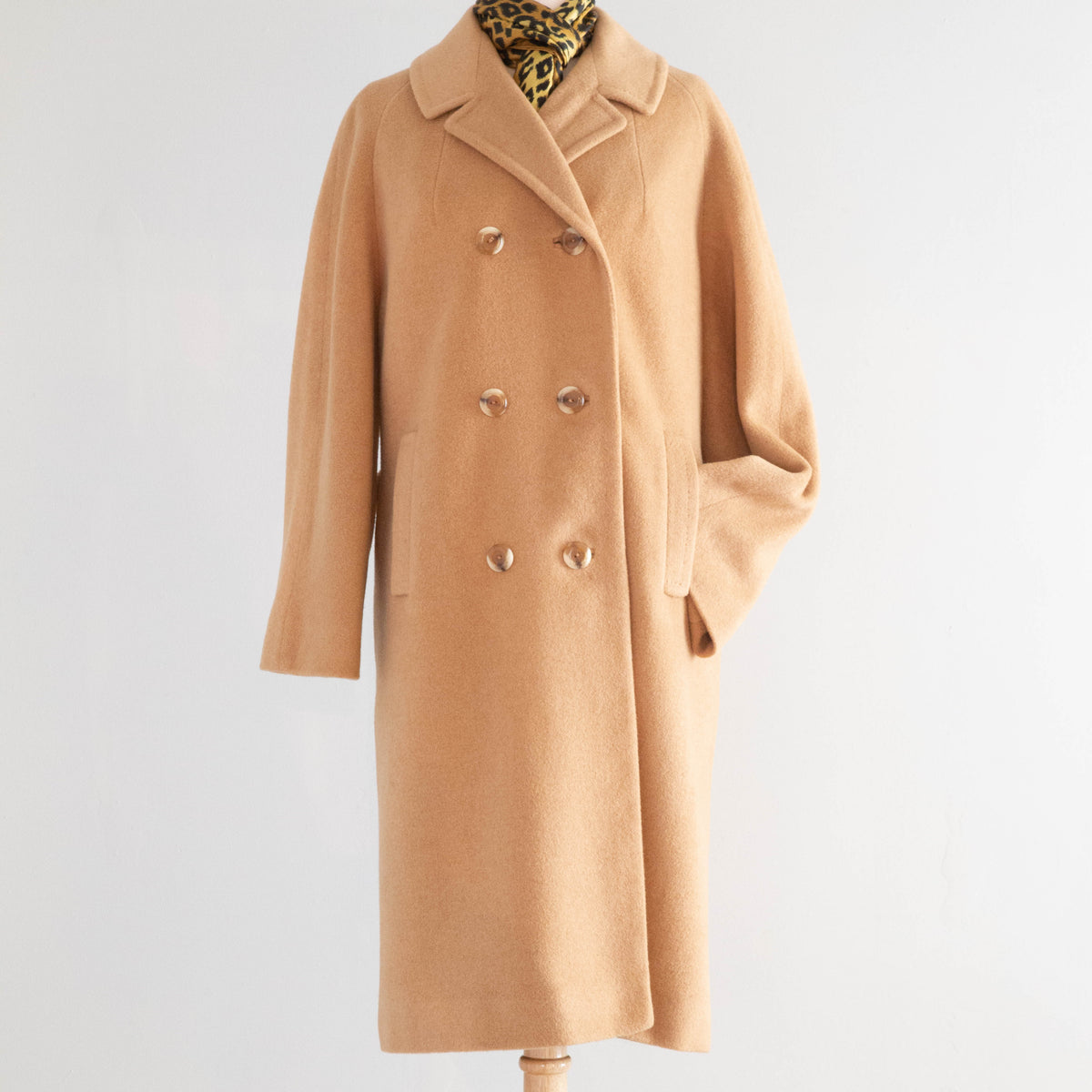 Impeccable 1960's Camel Hair Longline Ladies Coat / ML – Xtabay