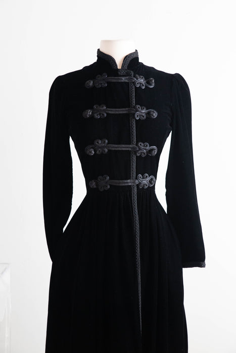 Gorgeous 1970's Oscar de la Renta Black Velvet Wrap Dress / Small