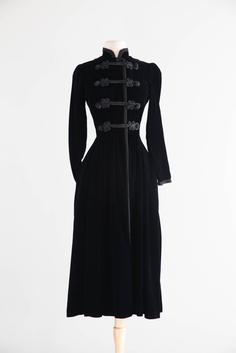Gorgeous 1970's Oscar de la Renta Black Velvet Wrap Dress / Small