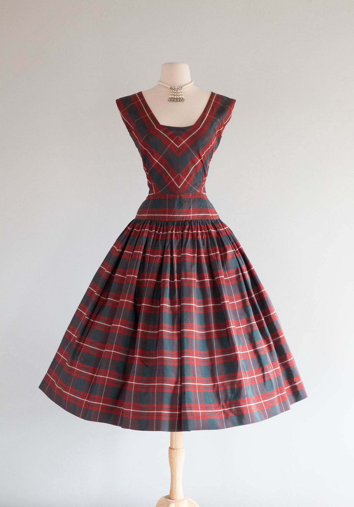 Spectacular 1950's Herbert Sondheim Red & Green Tartan Plaid Silk Part – Xtabay Vintage