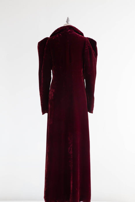 Dramatic Vintage 1930's Crushed Cranberry Silk Velvet Evening Coat / Medium