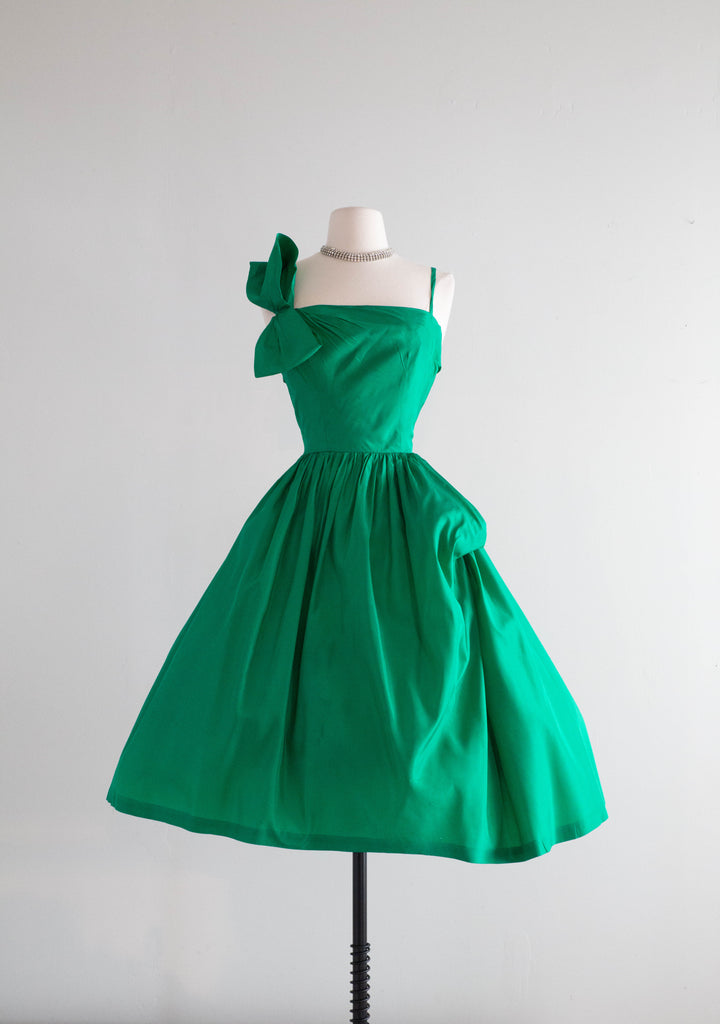 green taffeta dress Stunning 1950's Emerald Party By Lorie Deb / XS – Xtabay Vintage asymmetrical shoulder Evening Ball Gowns, Formal Dry Clean Only. Size:12-24 Months