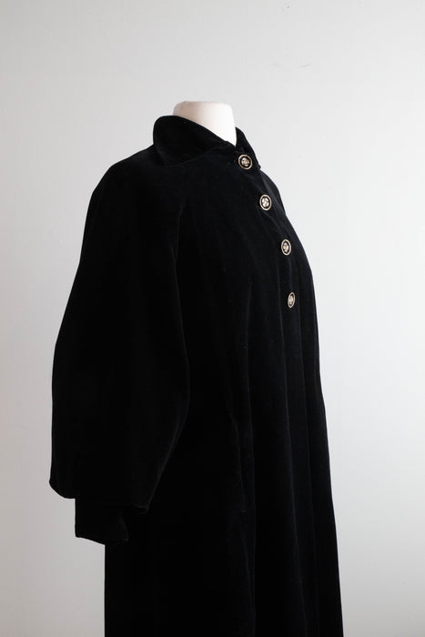 Elegant 1950's Black Velvet Opera Swing Coat / SM