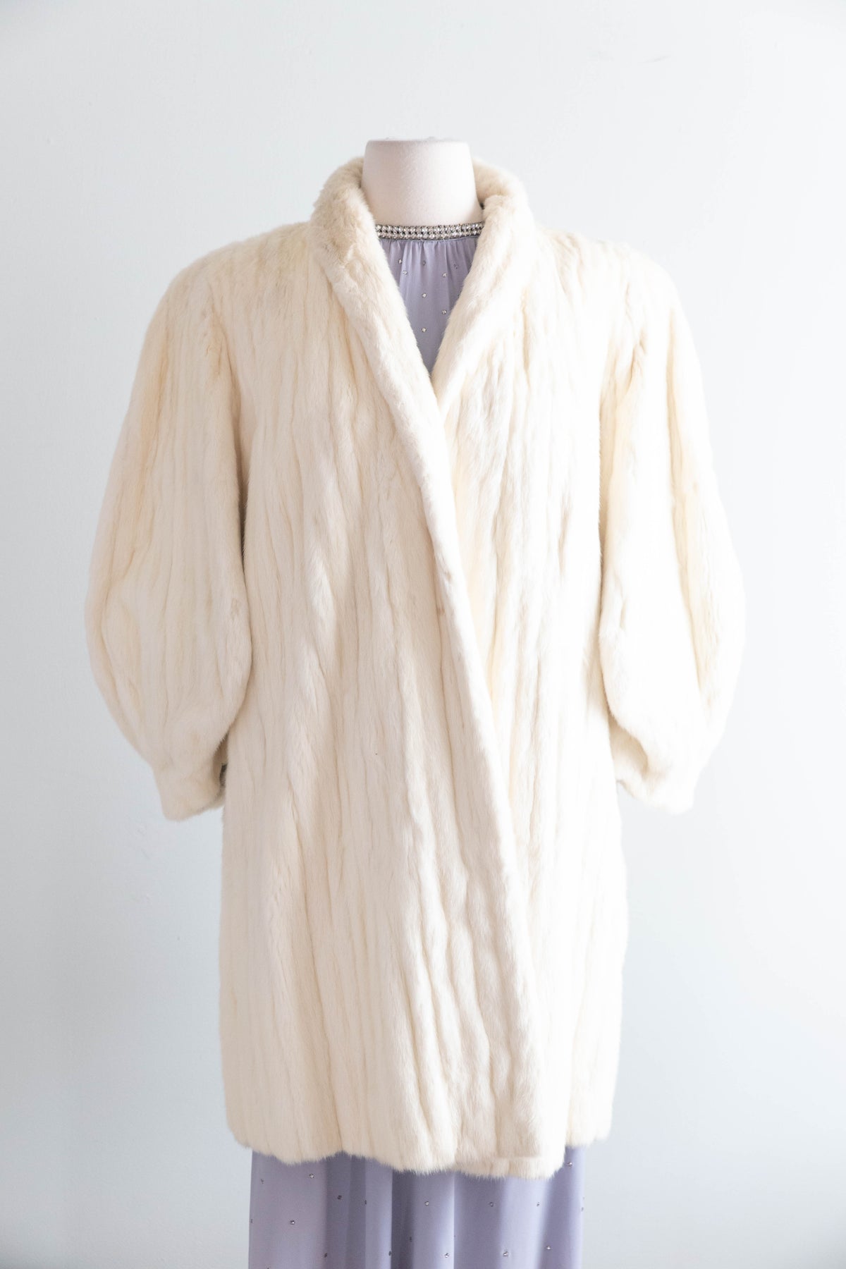 Rare 1930's Ivory Ermine Fur Swing Coat With Dramatic Balloon