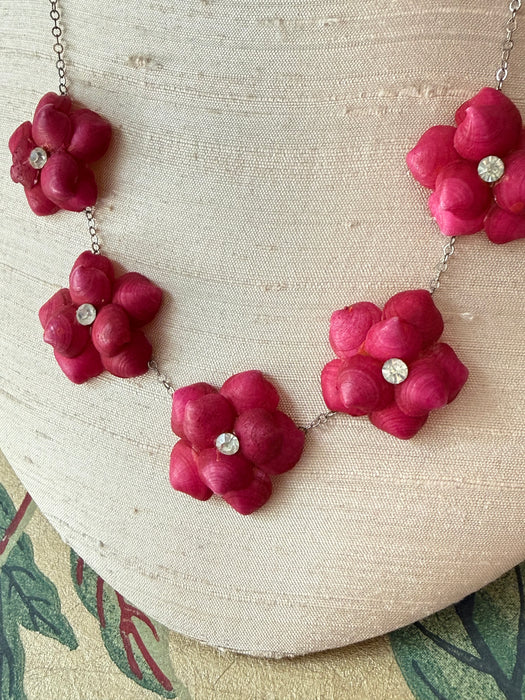 Darling 1950's Shellcraft Floral Necklace