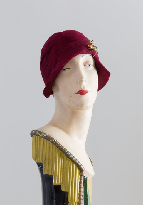 Vintage 1920's Cloche Hat In Red Wine Felt / Small