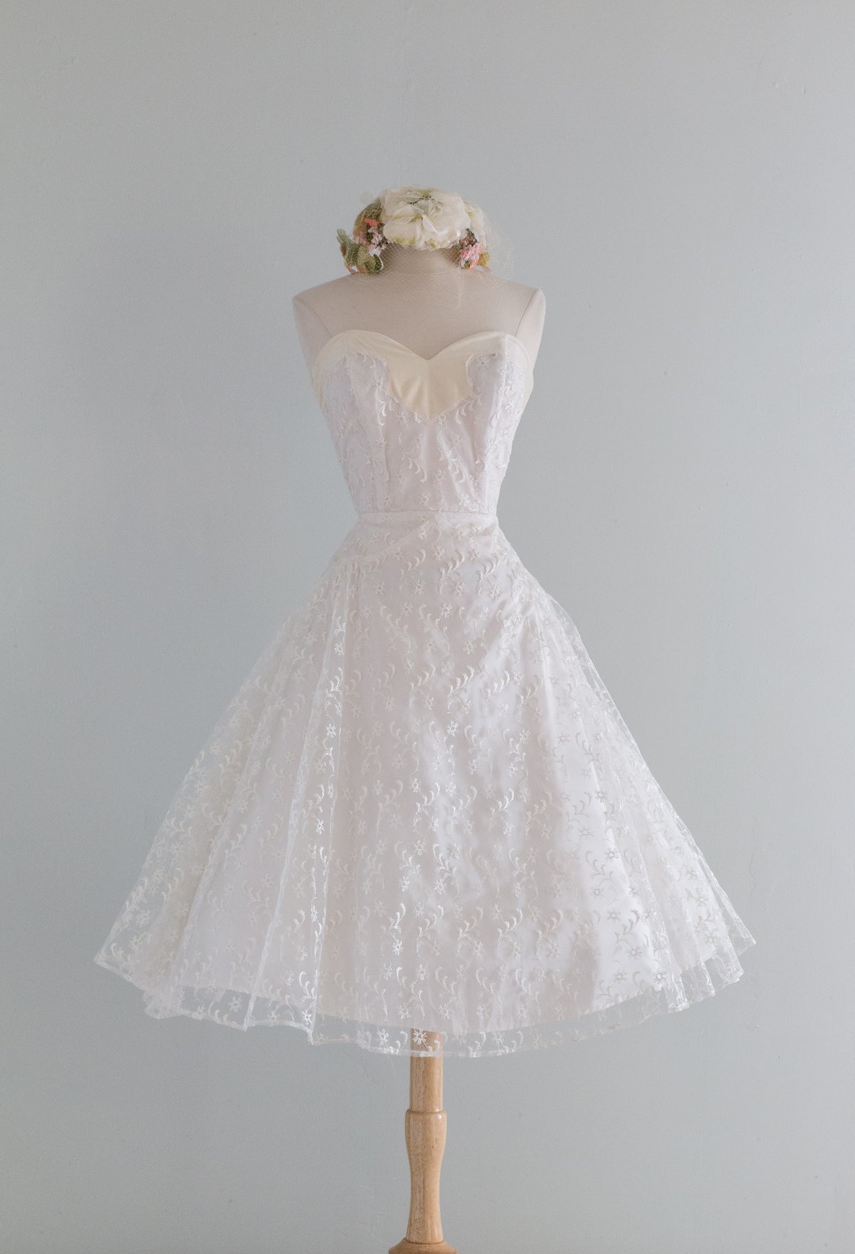 Exquisite 1950's Tea Length Wedding Dress / Small – Xtabay Vintage