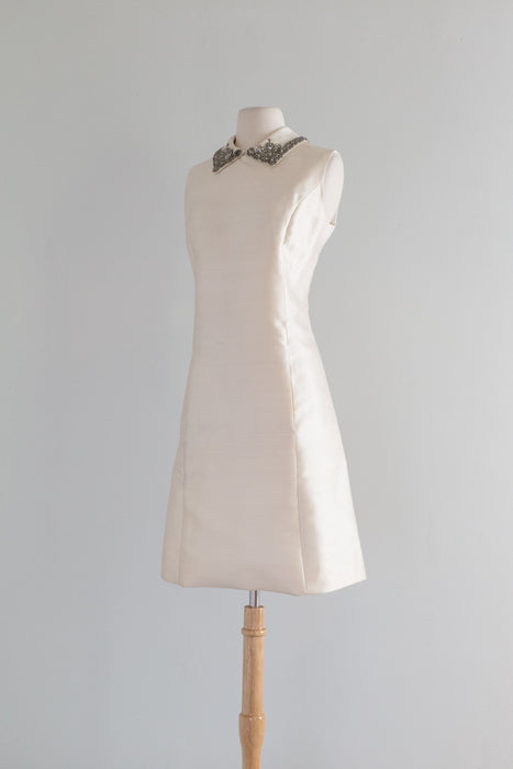 Elegant & Chic 1960's Ivory Shantung Silk Shift Dress With Beaded Collar / Med.