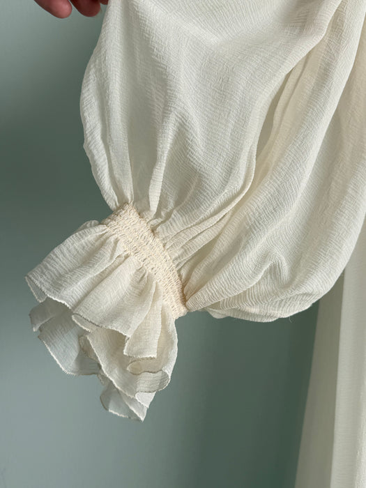 Rare Circa 1950 Juel Park Ivory Silk Chiffon Peignoir With French Lace Insets & Train / SM