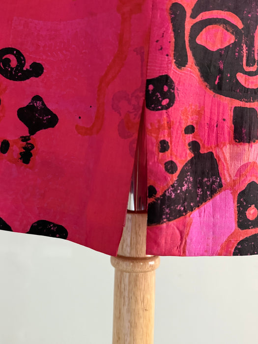 Fabulous 1960's Silk Shift Dress With Block Print Queen Motif / ML