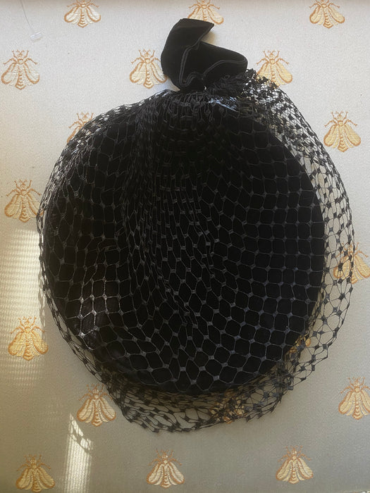 Vintage 1940's Sally Milgrim Black Velvet Cocktail Hat With Veil / OS