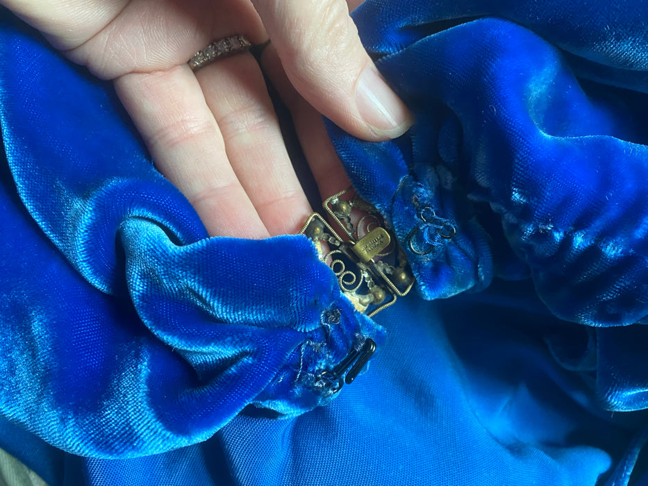 Stunning 1930's Sapphire Silk Velvet Evening Cape / OSFM