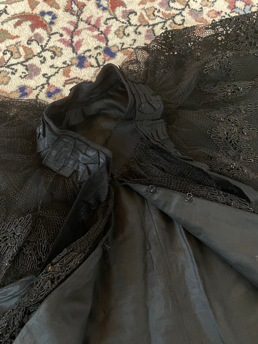 Elegant Antique Victorian Black Silk Faille Mourning Cape / Small