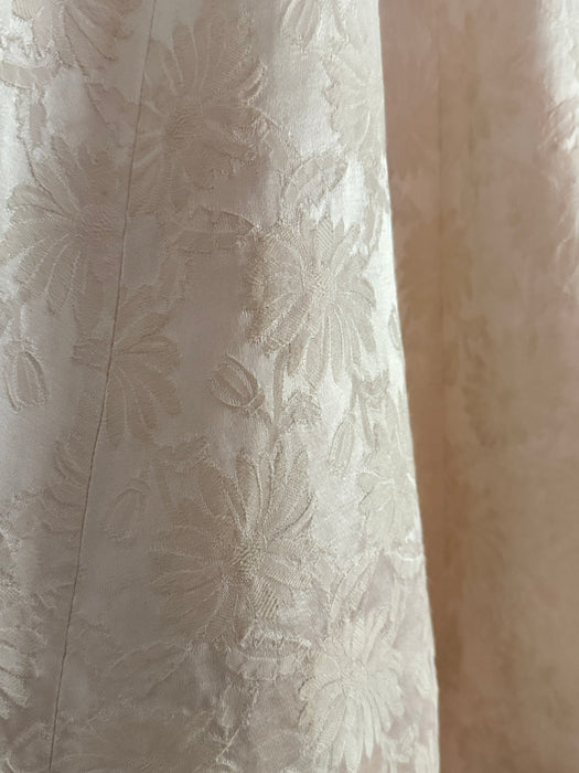 Classic 1950's Ivory Floral Brocade Bridal Dress With Pockets! / Small