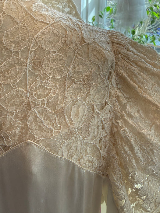 Gleaming 1930's Ivory Satin Crepe Wedding Coat With Lace Sleeves & Train / Extra Small