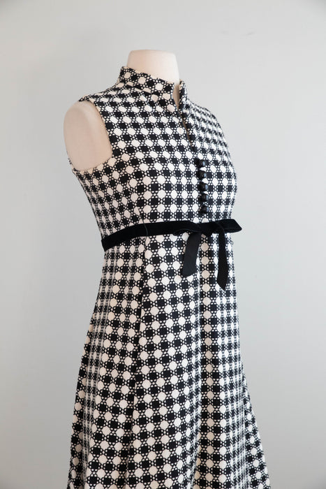 Fabulous 1960's Teal Traina Black & White Jacquard Mod Mini Dress / Small