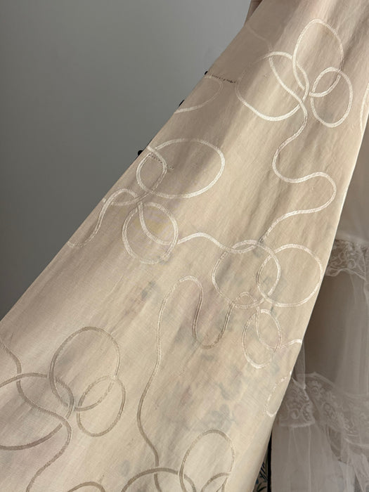 Exquisite Antique Hand Embroidered Silk Chinese Robe Circa 1900-1930 / M