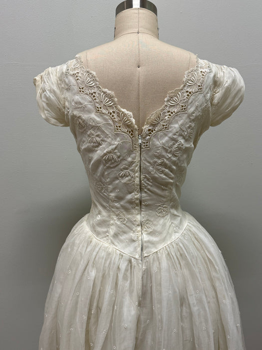 Beautiful 1950's Cotton Eyelet Tea Length Wedding Dress With Scalloped Hem / XS