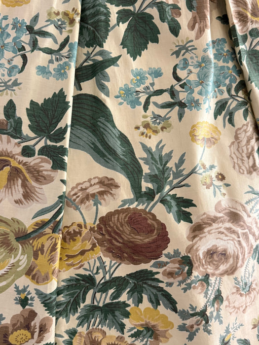 Fabulous 1950's Bucolic Floral Print Dress In Glossy Cotton Chintz / SM