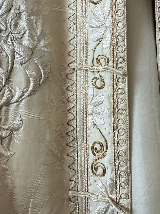 Rare & Extraordinary 1920's Chinese Robe - Ivory Silk Damask With Hand Embroidered Chrysanthemums / OS