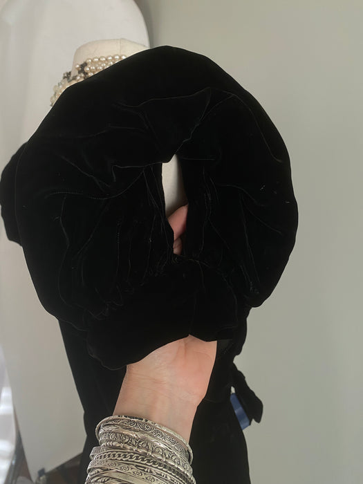 Fabulous 1930's Black Silk Velvet Bias Cut Evening Gown / Medium