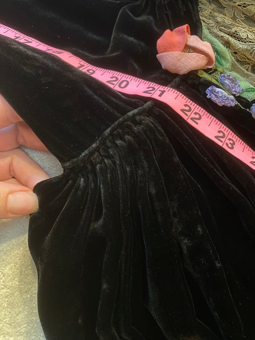 Museum Quality 1920’s Couture Evening Dress By Sadie Nemser Midnight Garden Black Silk Velvet With Ribbon Flowers / Small