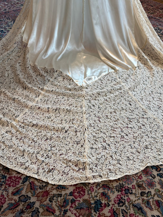 Gleaming 1930's Ivory Satin Crepe Wedding Coat With Lace Sleeves & Train / Extra Small