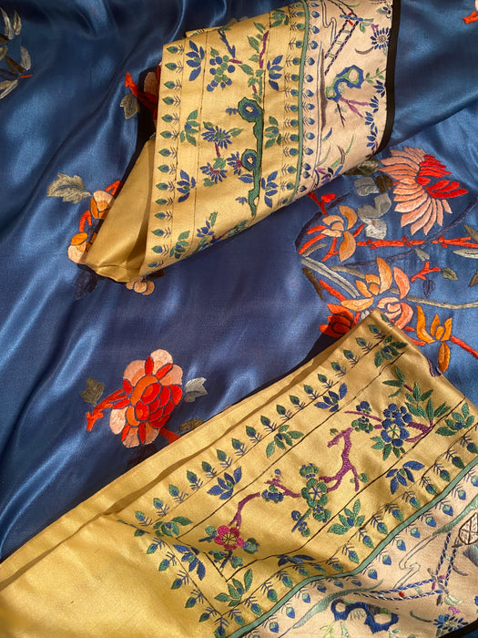 Stunning Circa 1920 Embroidered Chinese Robe In Blue Silk / SM