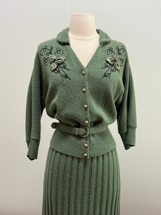 Stunning 1950’s Sage Green Wool Knit Set With Embroidered Cardigan & Belt / ML