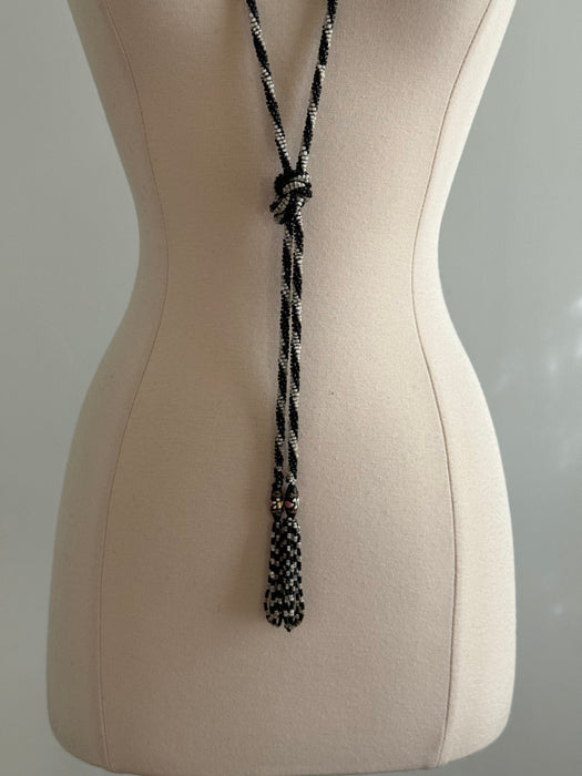 1920s Black and White Glass Bead Sautoir Lariat Necklace