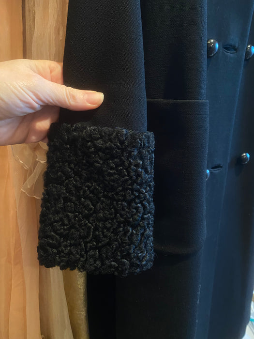 Elegant 1960's Black Wool Balenciaga Influenced Cocoon Coat With Fur Trim / M