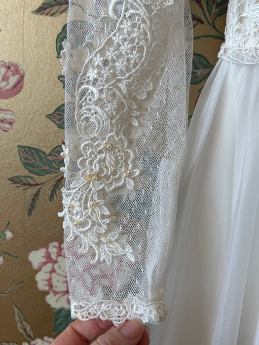 Dreamy Early 1980's Fairytale Wedding Gown With Train / S