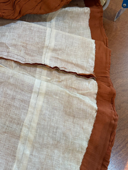 Spectacular 1950's Couture Evening Dress In Amber Basketweave Silk Chiffon / M