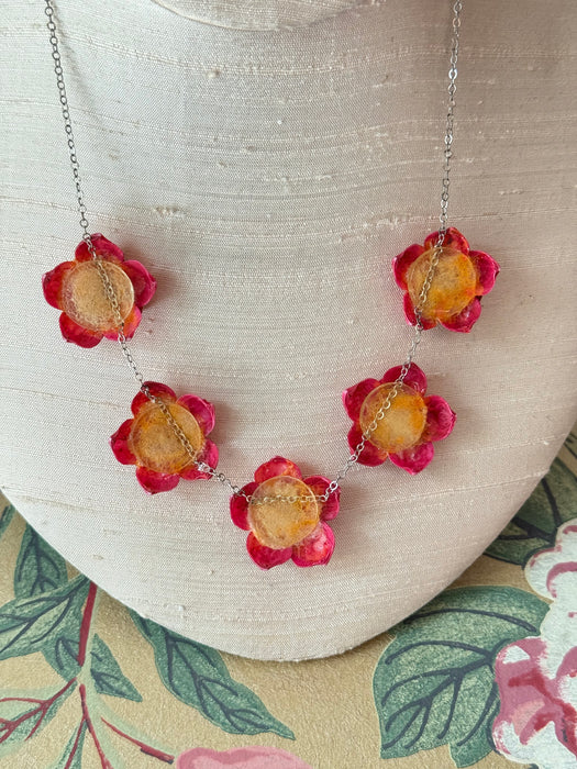 Darling 1950's Shellcraft Floral Necklace