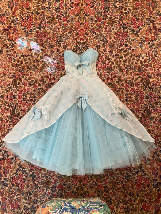 Tulle 1950's Swing Dresses 1950S Vintage Audrey Hepburn's Outfit In Roman Holiday White Tulle 1950's Swing Dresses 1950S Vintage Audrey Hepburn's Outfit In Roman Holiday White