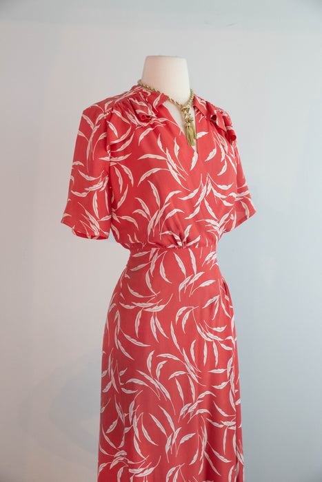 Glamorous 1940's Saybury Cold Rayon Dressing Gown In Coral Red / SM
