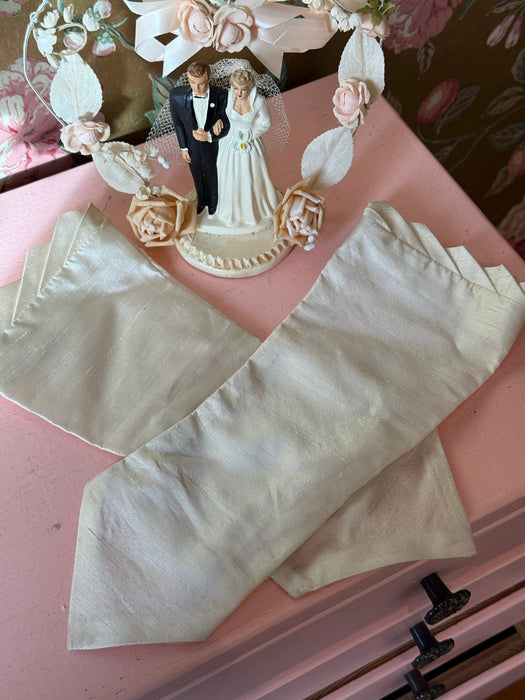 Exquisite 1950's Ivory Silk  Ballet Length Wedding Dress / S