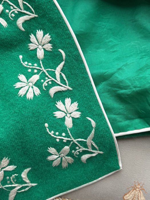 Gorgeous 1960's Kelly Green Hand Embroidered Lambswool Cardigan From Razooks / M