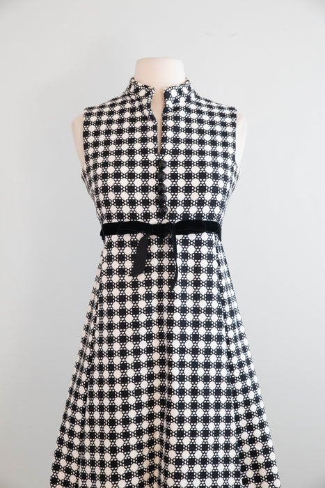 Fabulous 1960's Teal Traina Black & White Jacquard Mod Mini Dress / Small