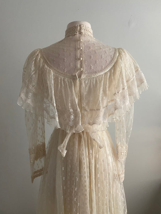 Romantic Vintage Gunne Sax Renaissance Bridal Collection Wedding Dress / XS