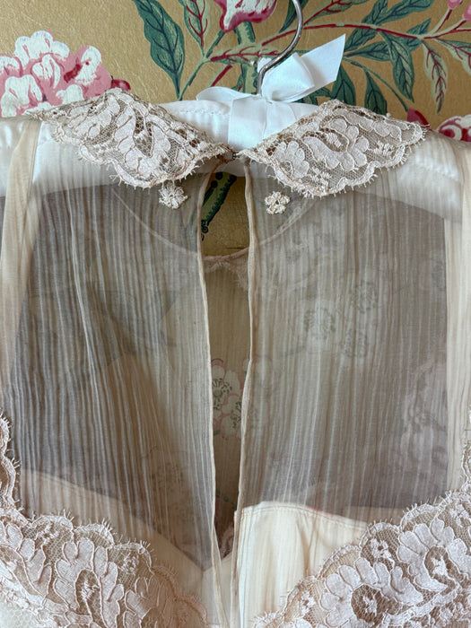 Exquisite 1950's Demi Couture Blush Shell Pink Chantilly Lace Party Dress / SM