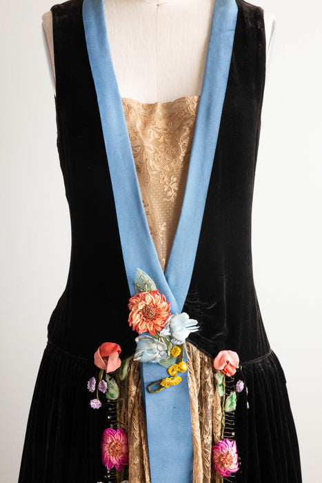 Museum Quality 1920’s Couture Evening Dress By Sadie Nemser Midnight Garden Black Silk Velvet With Ribbon Flowers / Small