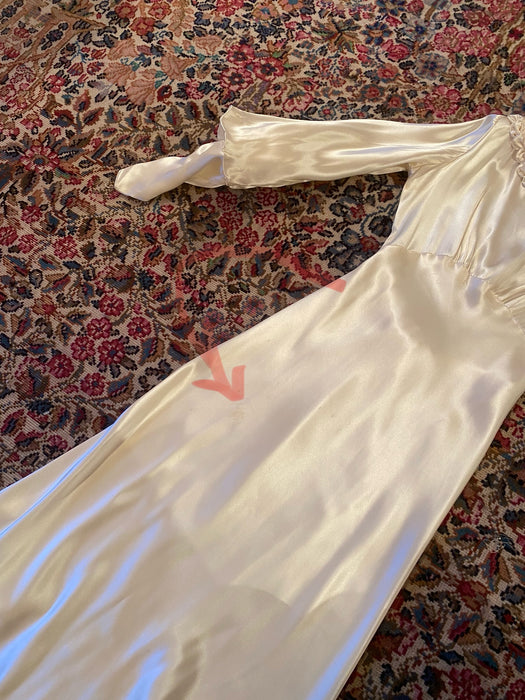 liquid satin wedding dress vintage 1930's liquid satin wedding gown with cathedral trainSize XS-Small tall tags welcome! #1930sweddingdress #vintageweddingdress #weddingdress #2026bride