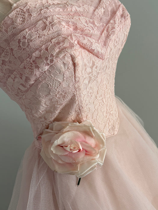 Stunning 1950's Peony Pink Lace & Tulle Formal Gown / XS