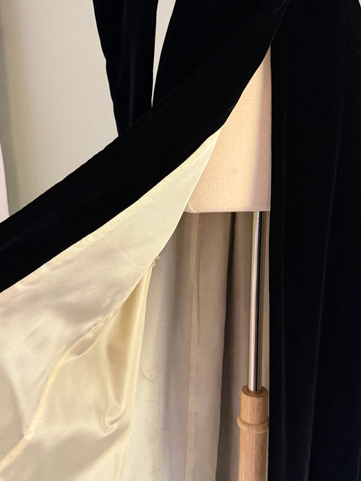 Old Hollywood 1930's Black Velvet Hooded Evening Coat With Ermine Trim / Small