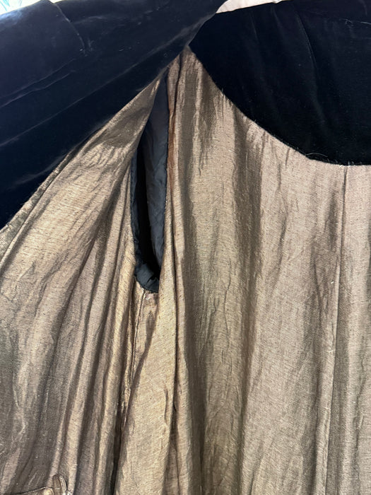 DECADENT Vintage Black Velvet Opera Coat Lined in Gold Lame / SM